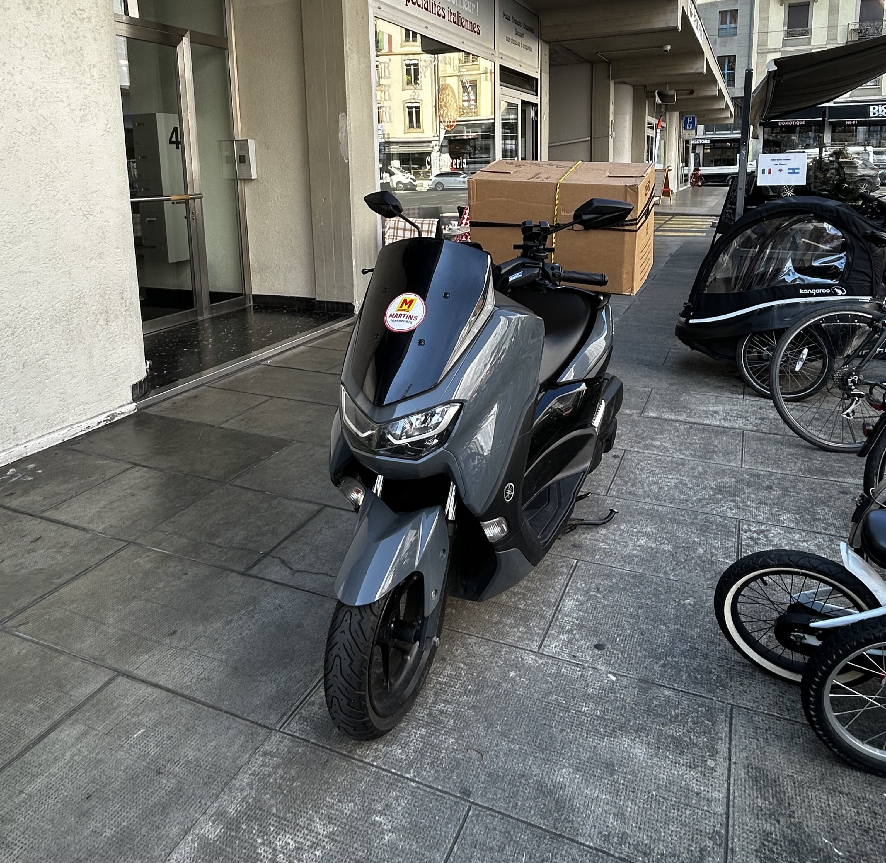 Scooter Martins Transports — livraisons urbaines express Genève